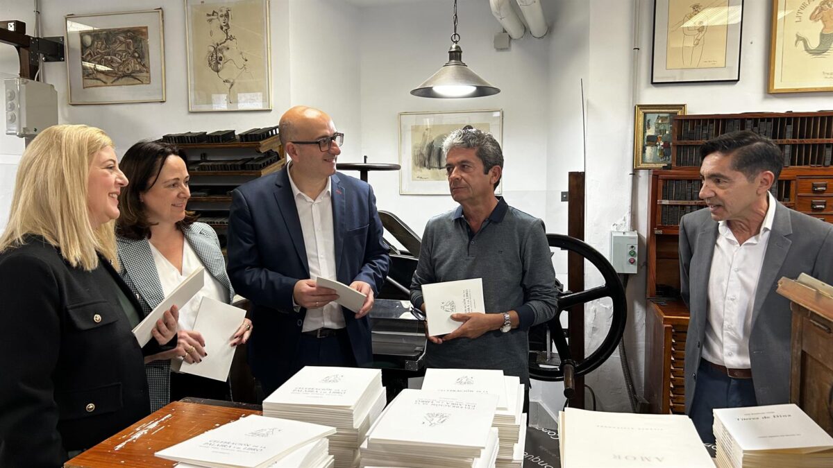 Reeditada en la Imprenta Sur la obra 'Celebración de la Palabra y el Libro', de Rafael Pérez Estrada