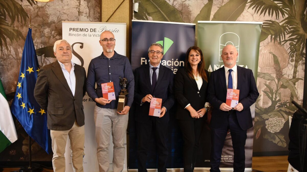 Rincón entrega el XXX Premio de Poesía In Memoriam Salvador Rueda a Jorge Fernández por 'El tercer oleaje'
