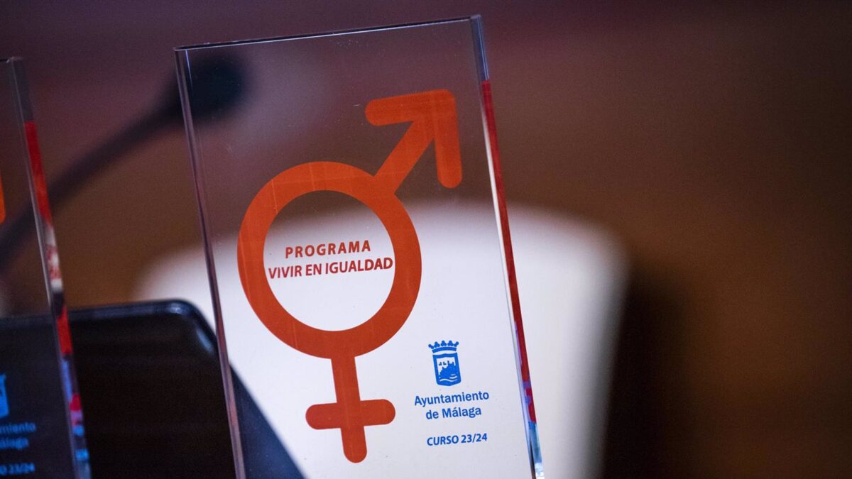 El Ayuntamiento entrega diplomas a los centros educativos participantes en el programa 'Vivir en Igualdad'
