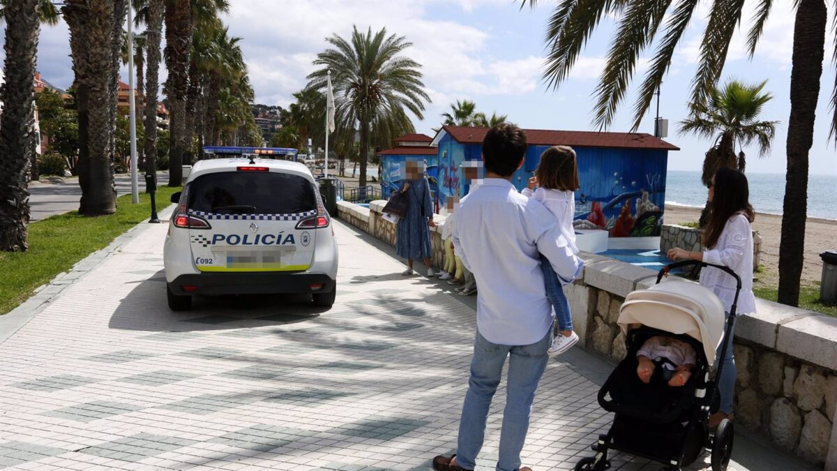 La Policía Local intensifica la vigilancia en entorno litoral para prevenir la venta ambulante sin autorización