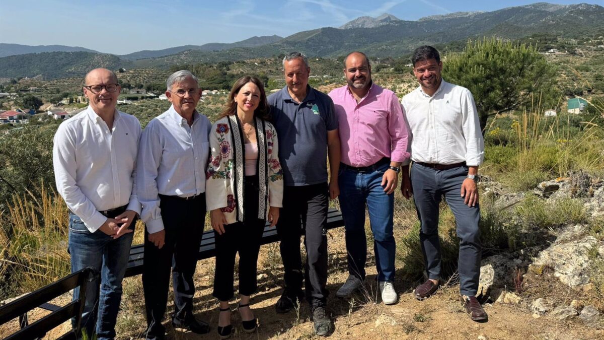 La delegada de la Junta destaca el trabajo en el vivero de Yunquera destinado a conservar el pinsapo