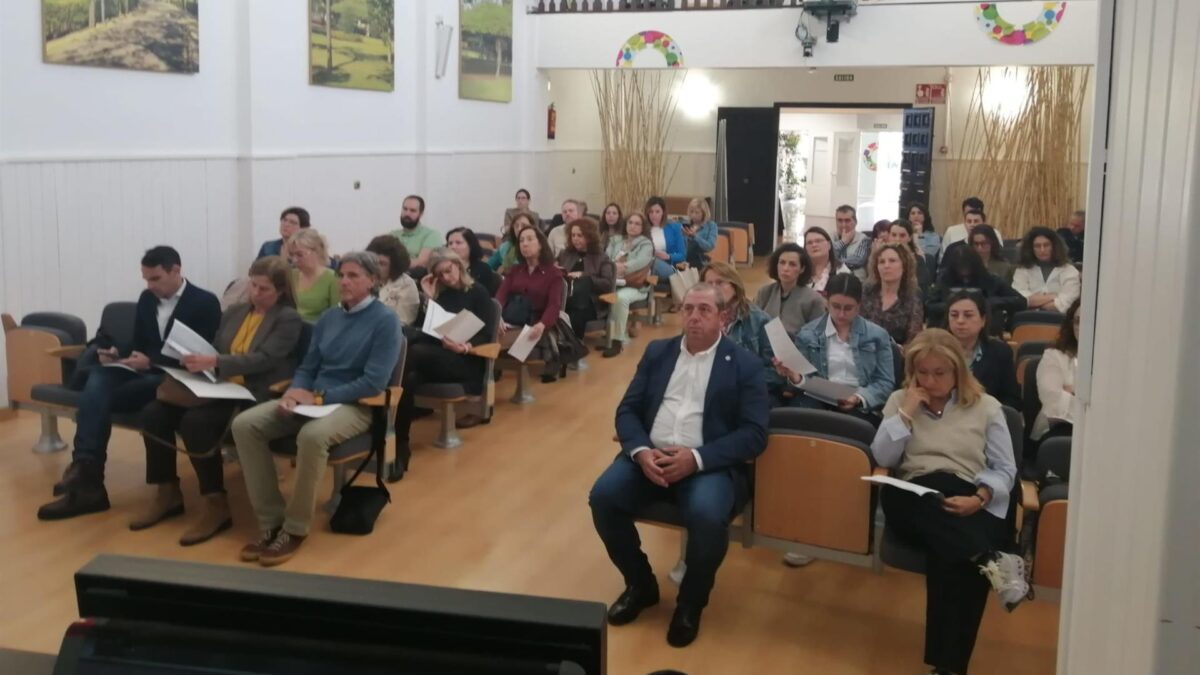 Más de cincuenta profesionales de enfermería participan en las jornadas de trabajo sobre obesidad infantil