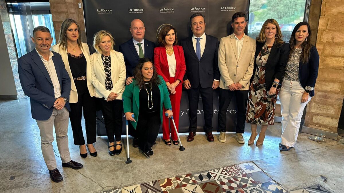 Rocío Blanco asiste a la inauguración de la Escuela de Hostelería 'La Fábrica' en Antequera