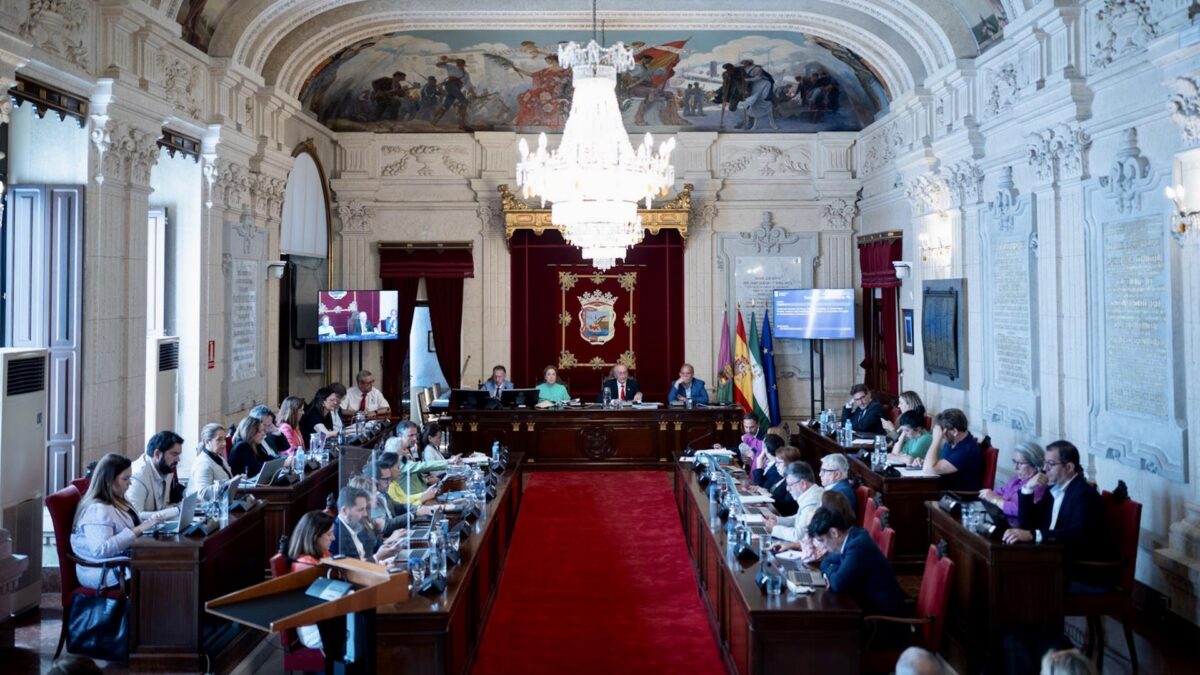 Smassa centra el pleno del Ayuntamiento, que también debate sobre turismo y medidas económicas