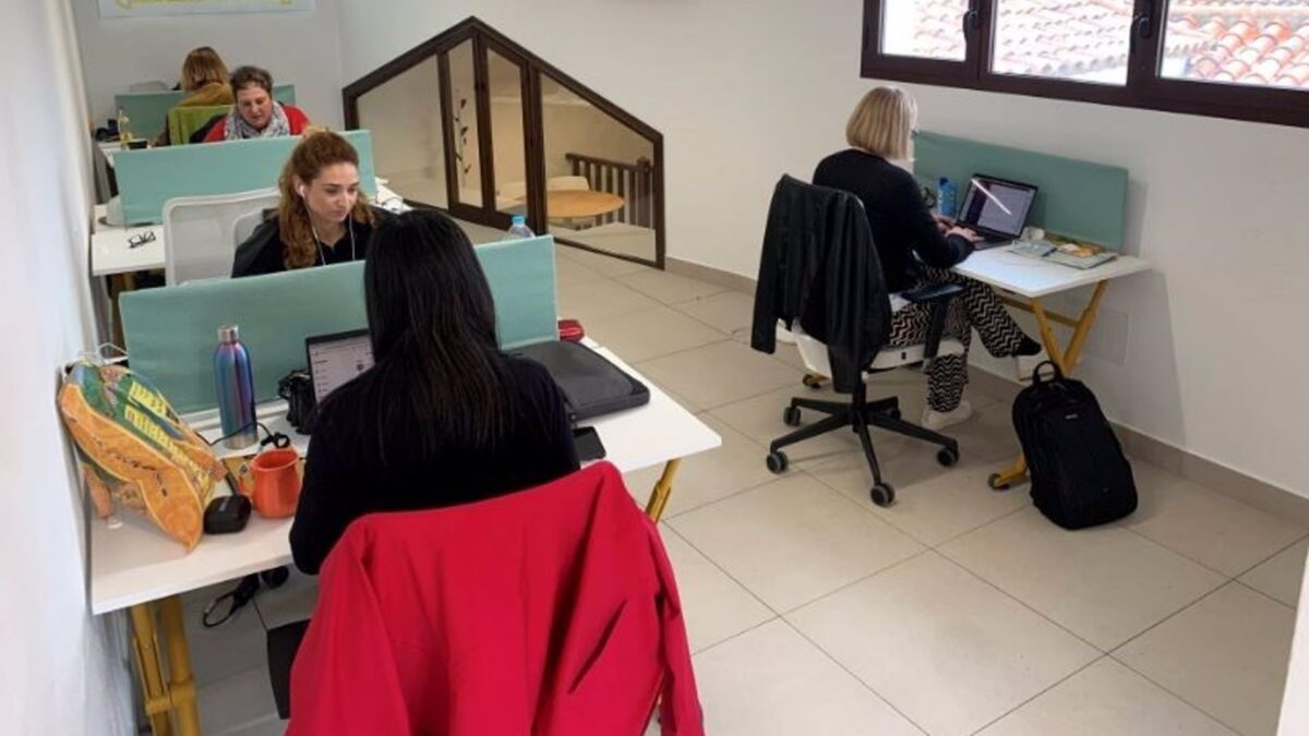 Benarrabá se convierte en núcleo permanente de acogida a nómadas digitales que quieren trabajar en el municipio