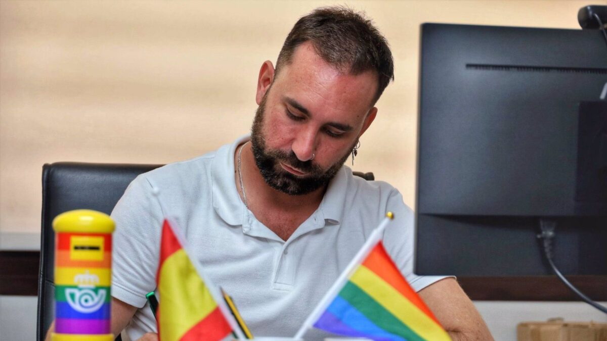 El Rincón de la Victoria distingue a la Junta por su campaña '#STOPLgtbifobia' en sus premios del Orgullo