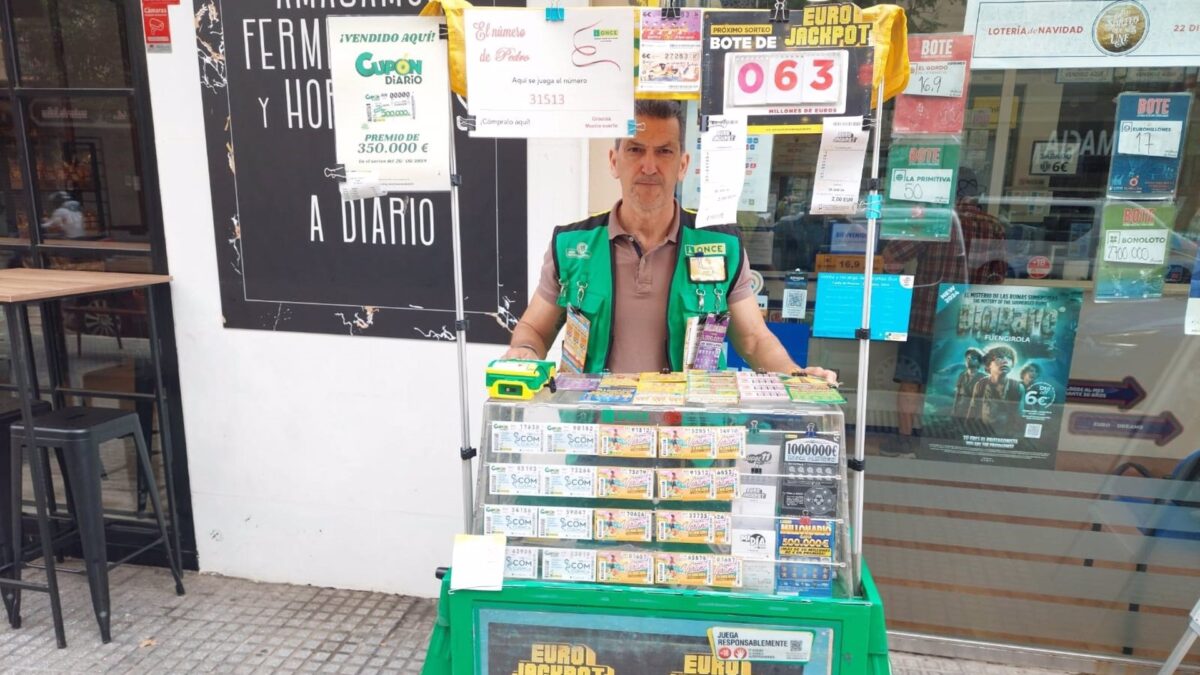 El cupón de la ONCE reparte 350.000 euros entre diez vecinos de El Palo