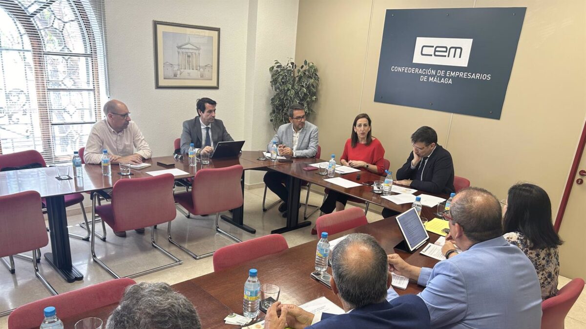 La Junta presenta a la Confederación de Empresarios de Málaga el plan Crece para la industria de la automoción