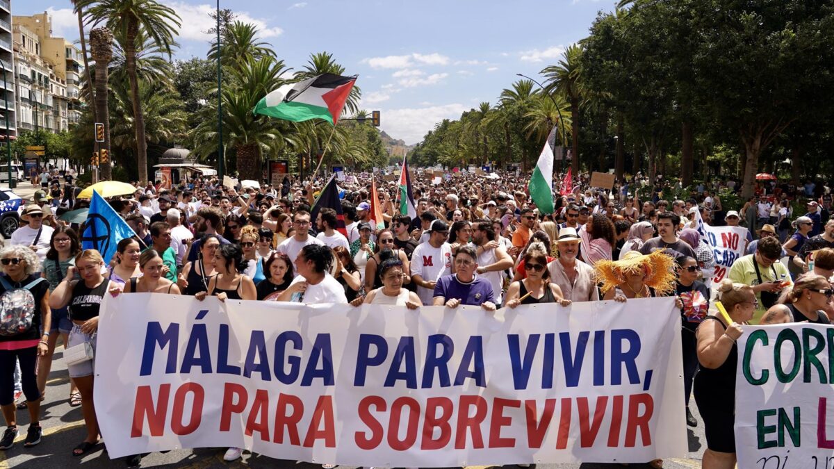 - Miles de personas reivindican el acceso a la vivienda y una Málaga "para vivir": "Solo la vecindad hace ciudad"