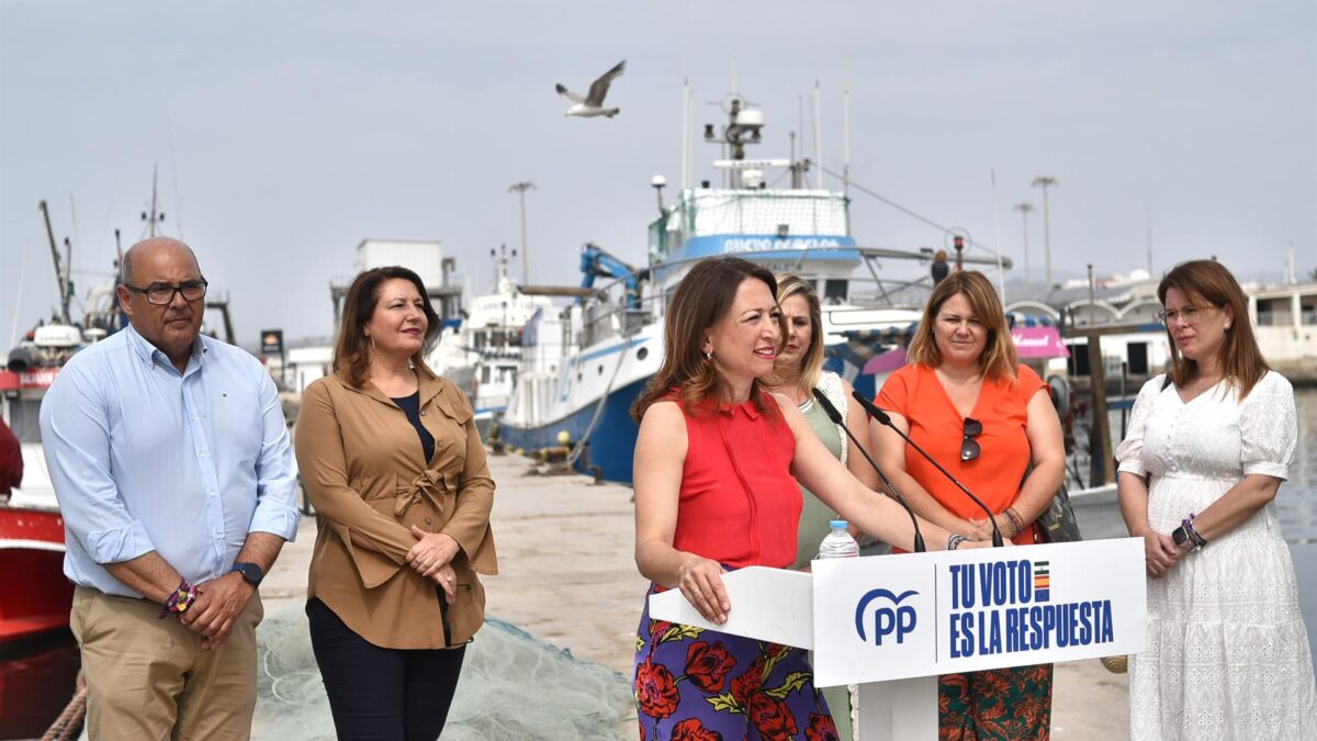 Navarro acusa al Gobierno de "quitarse la careta y mostrar a las claras que es enemigo de los chiringuitos"