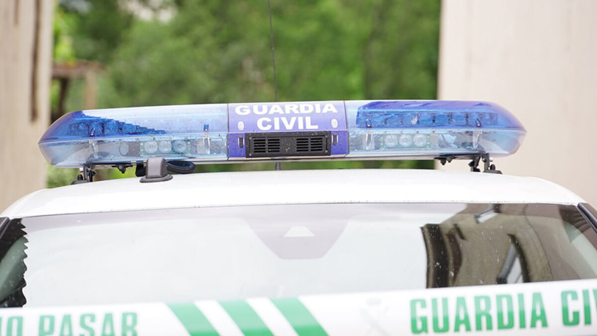 Tres mujeres y un hombre heridos tras salirse su coche en Marbella