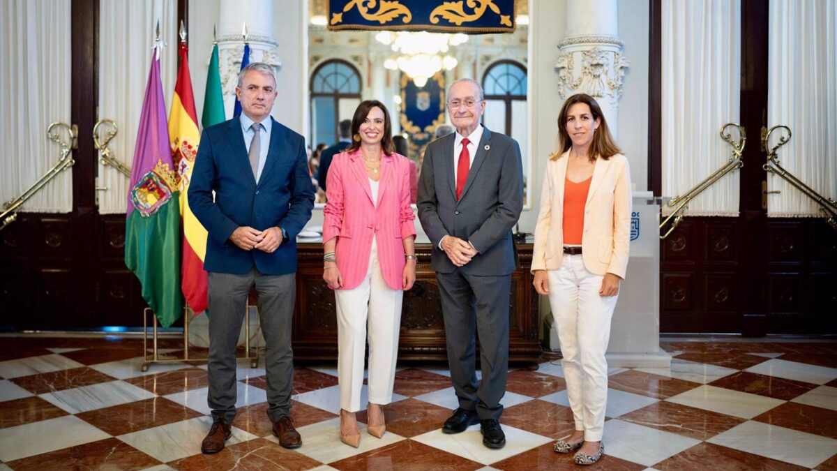 Acuerdo para aprovechar las aguas subterráneas del Metro de Málaga para riego de zonas verdes y baldeo de calles