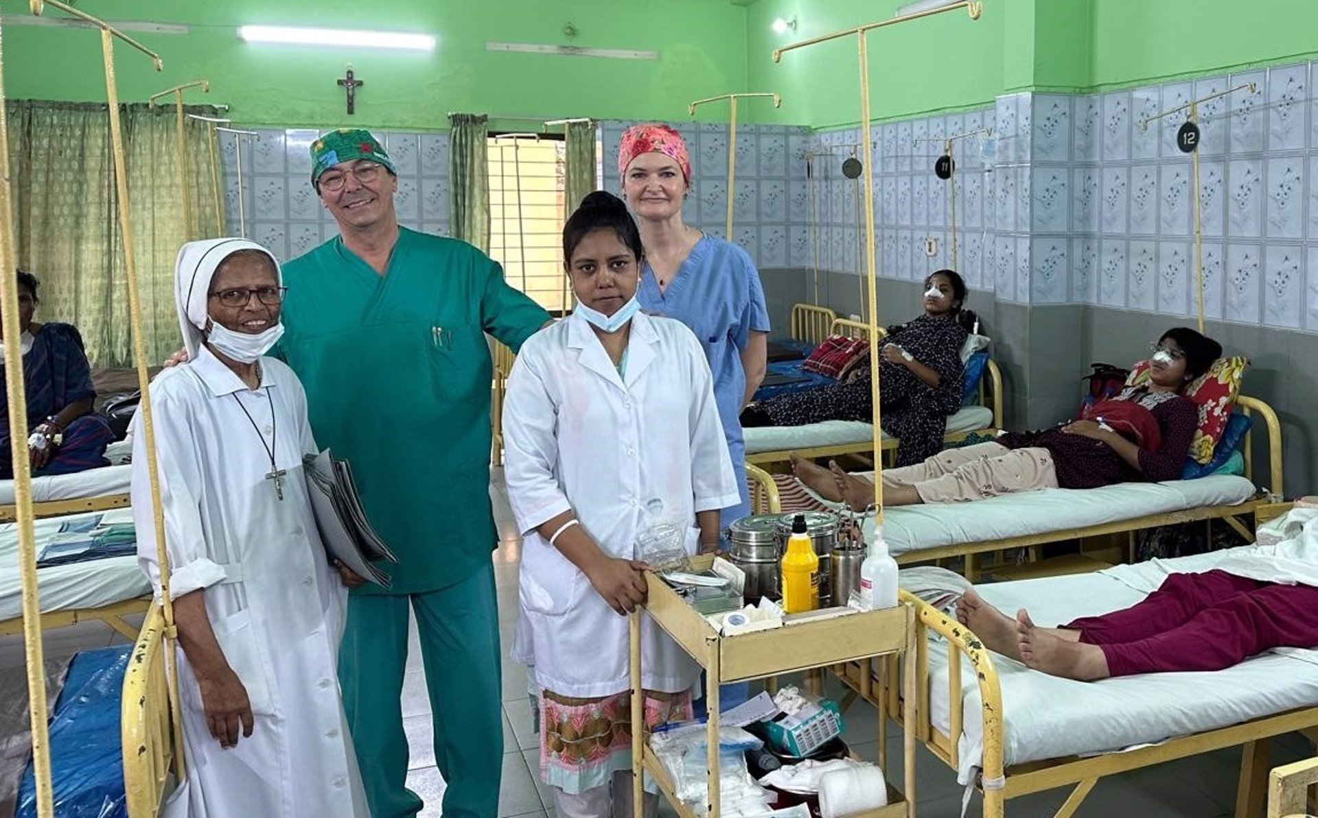 El jefe de servicio de ORL de HM Hospitales en Málaga participa en expedición solidaria en Bangladesh