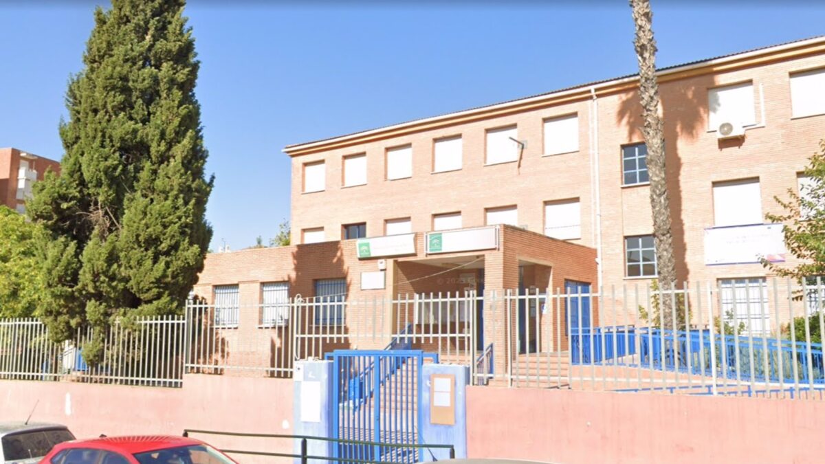 Junta invierte más de 143.000 euros en mejorar la accesibilidad del CEIP Antonio Machado de Málaga