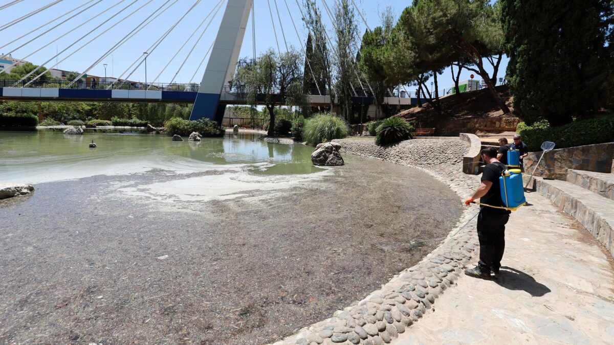 Marbella recupera los lagos del parque de la Represa tras paralizar el sistema por la sequía