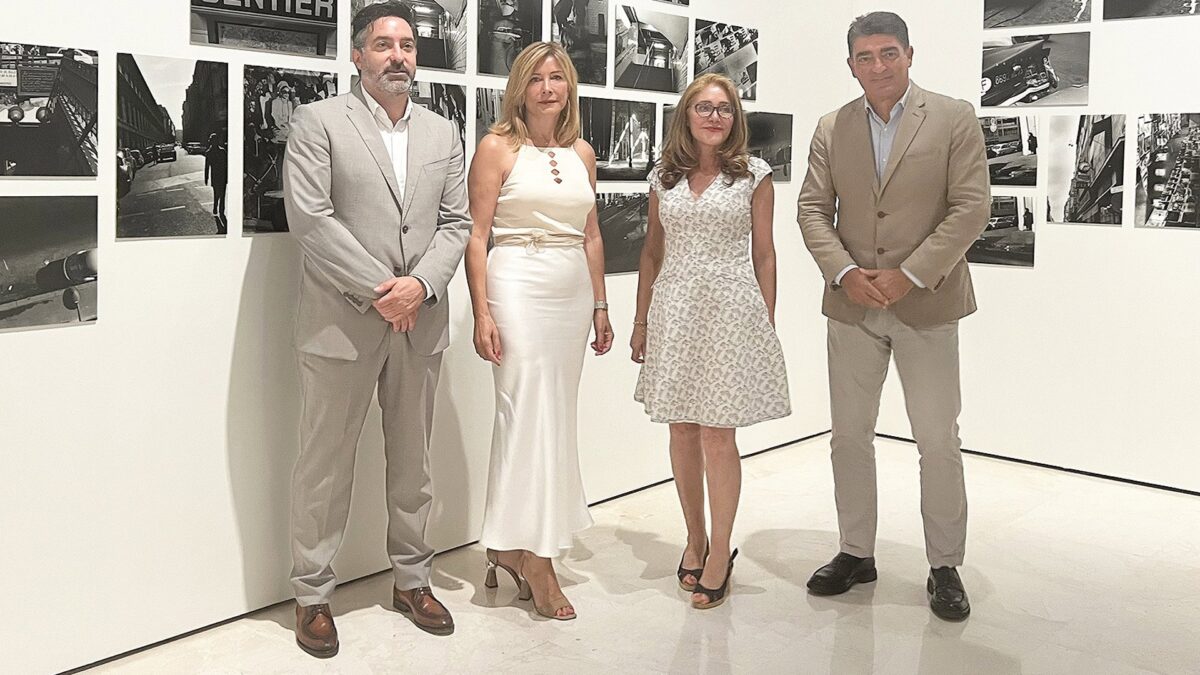 'Material provocativo para pensar' reúne unas 150 obras de 15 fotógrafos en el Museo Carmen Thyssen Málaga