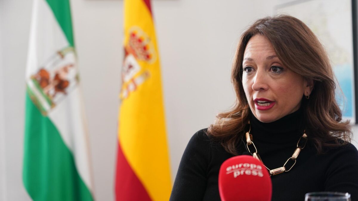 Navarro: "Los cambios refuerzan vía andaluza y ponen voz de mujer y acento malagueño al Ejecutivo"