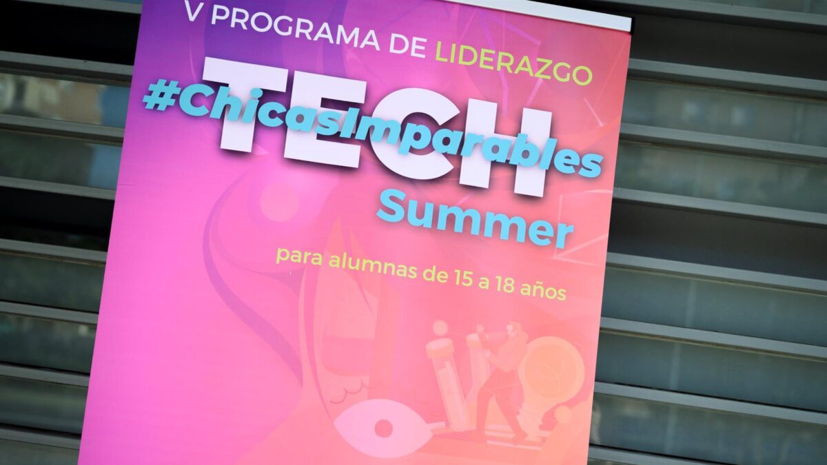 Un total de 50 "chicas imparables" comienza su formación en liderazgo y tecnología