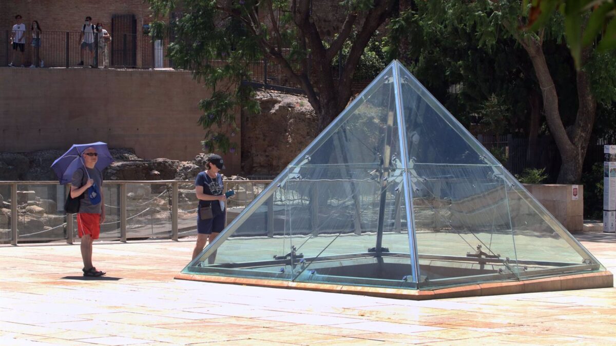 Activado el aviso amarillo por calor este martes con máximas de 38 grados en la costa a causa del terral