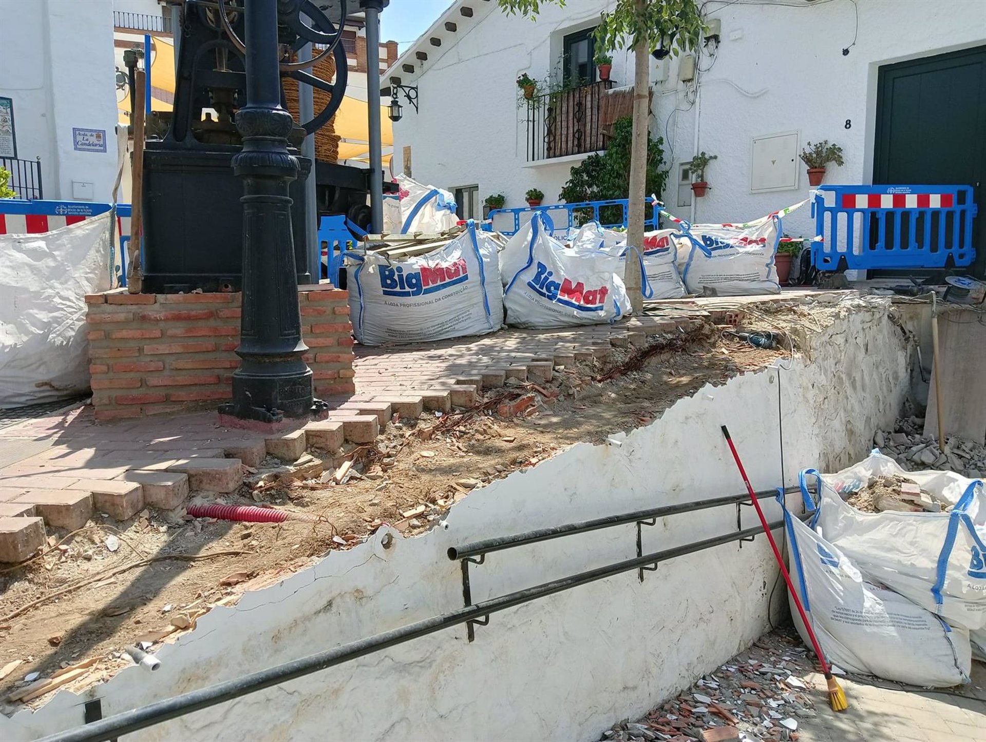 Ayuntamiento de Rincón inicia obras de mejoras de seguridad en diversas calles del centro de Benagalbón