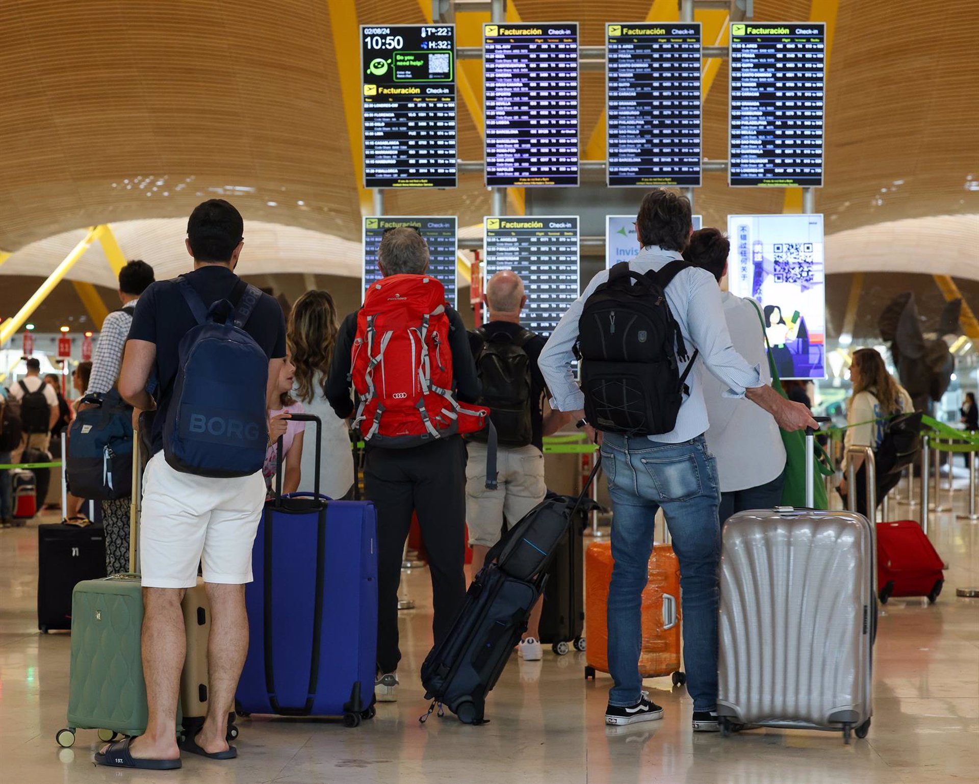 Los aeropuertos españoles operarán 6.742 vuelos en este jueves festivo del puente de agosto, 533 en Málaga