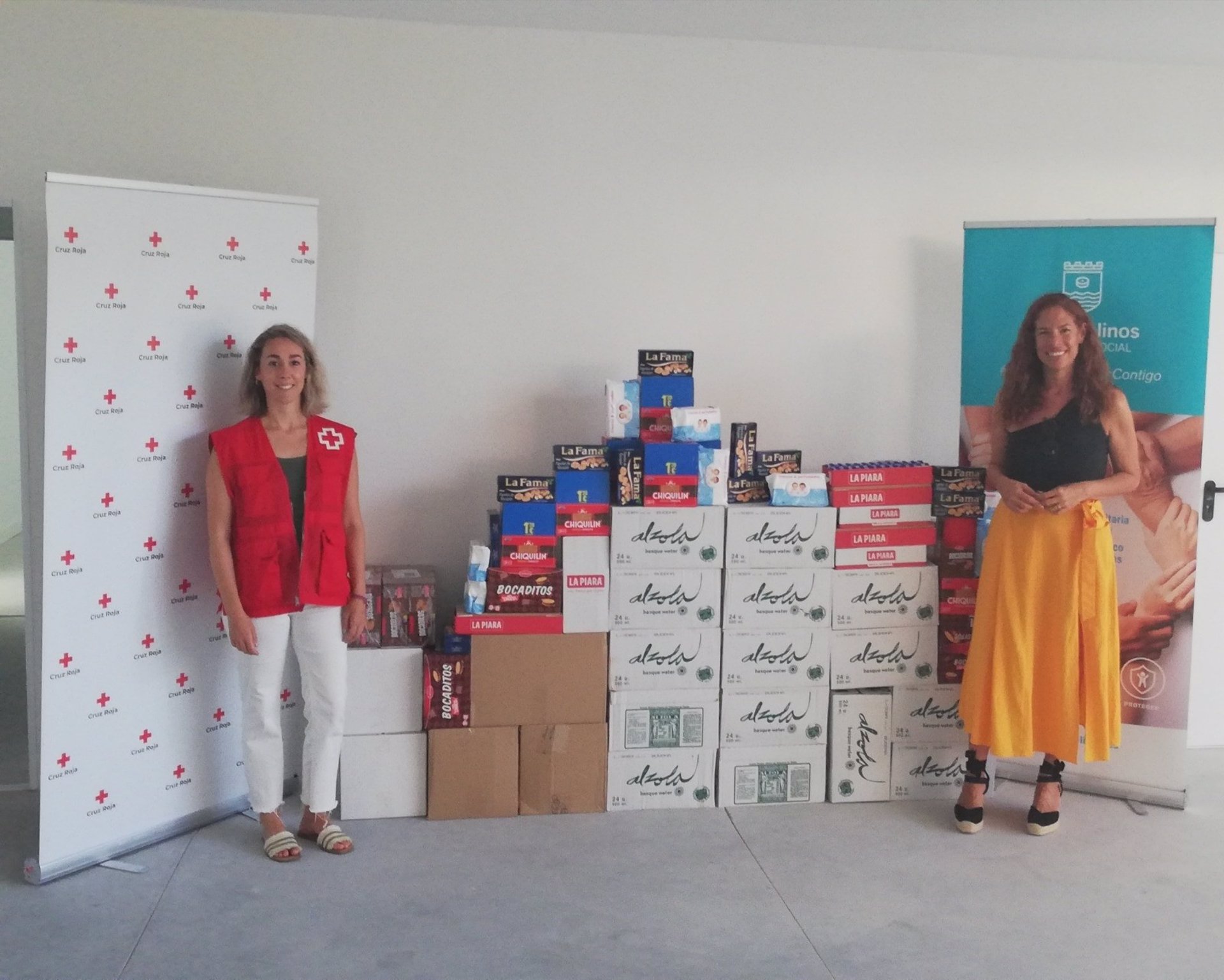 Torremolinos hace entrega a Cruz Roja de parte de una donación recibida destinada a personas sin hogar