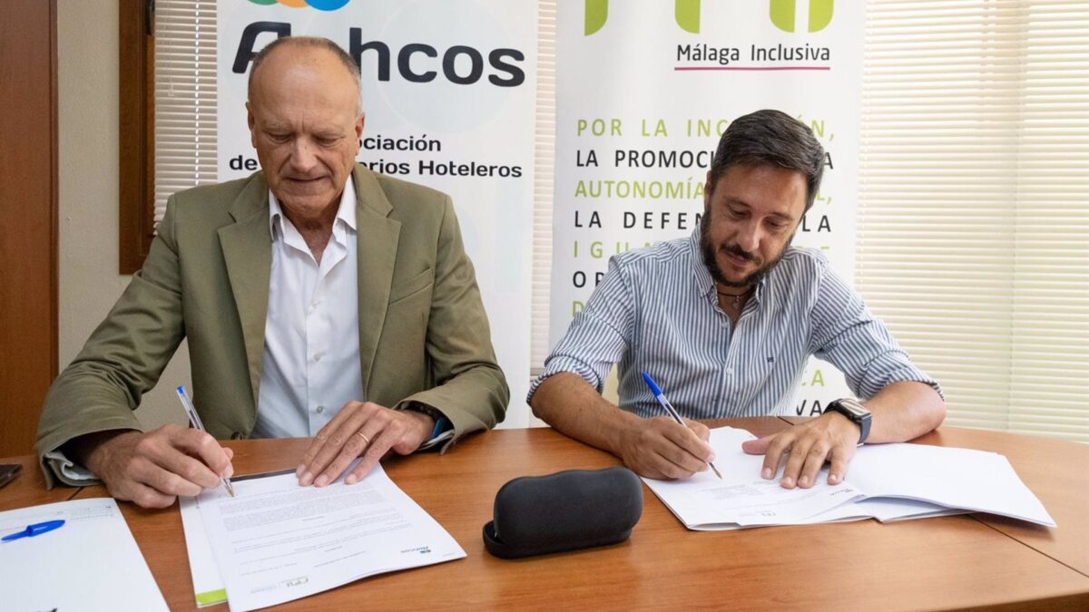 Aehcos y Málaga Inclusiva trabajarán para la inserción laboral de personas con discapacidad en sector hotelero