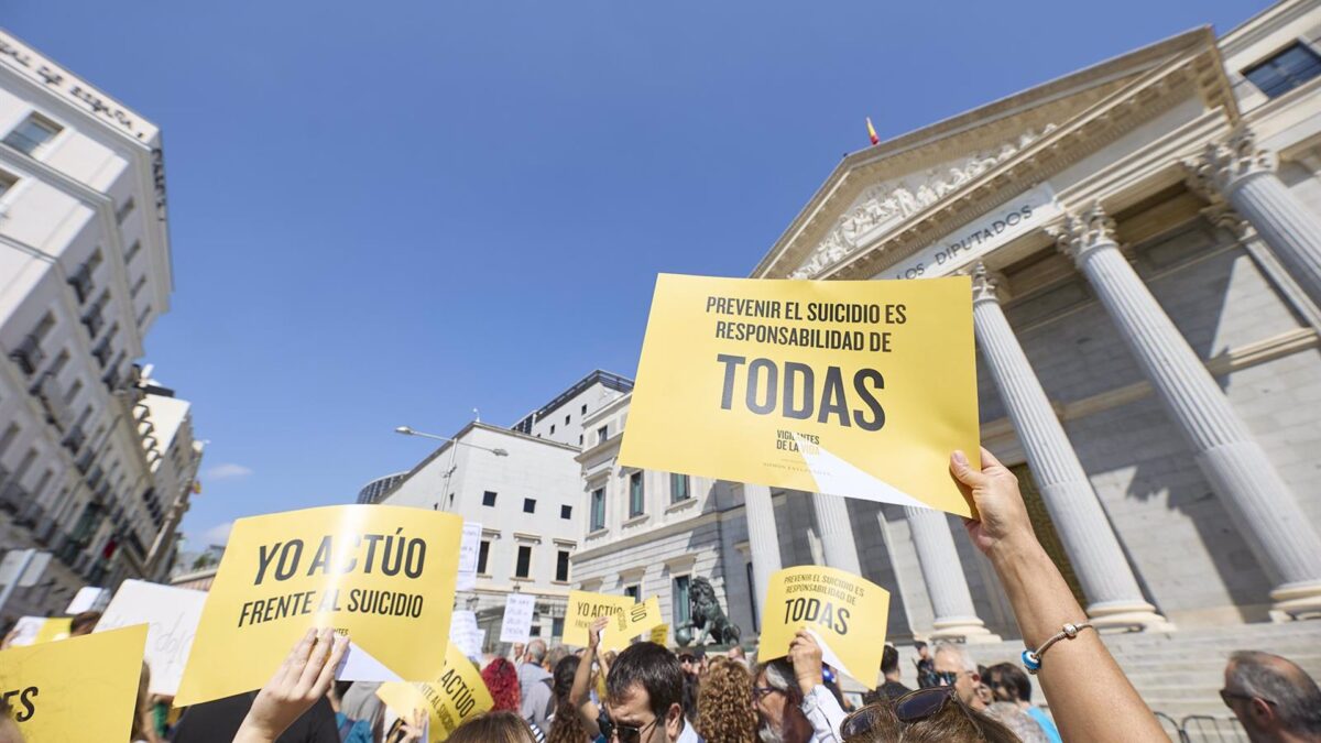 Ayuntamiento de Málaga y Agrupación de Desarrollo conmemoran el Día Mundial de la Prevención del Suicidio