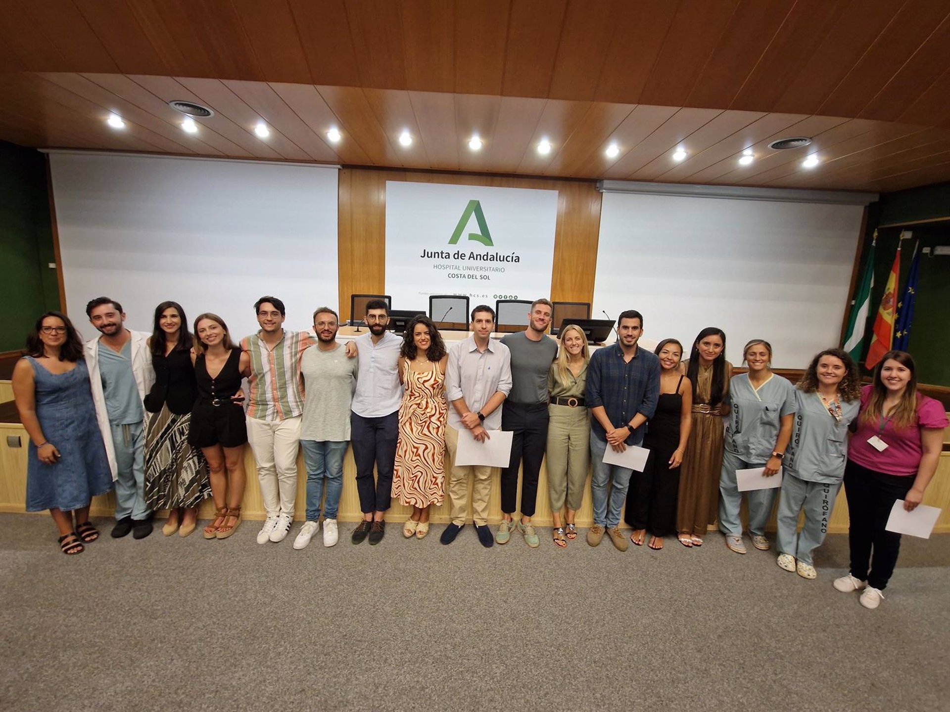 El Hospital Costa del Sol rinde homenaje a los 20 especialistas internos residentes que finalizan su formación