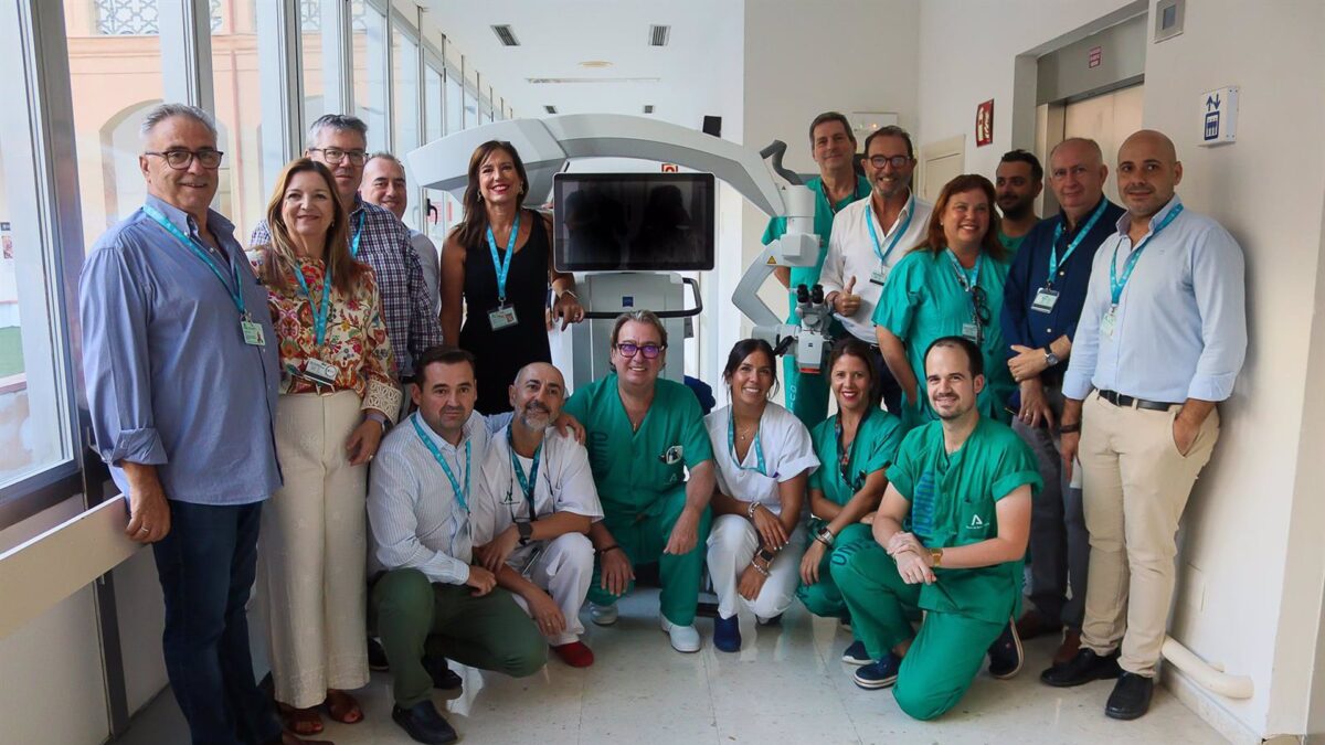 La Unidad de Cirugía Oral y Maxilofacial del Hospital Regional incorpora un microscopio de alta tecnología