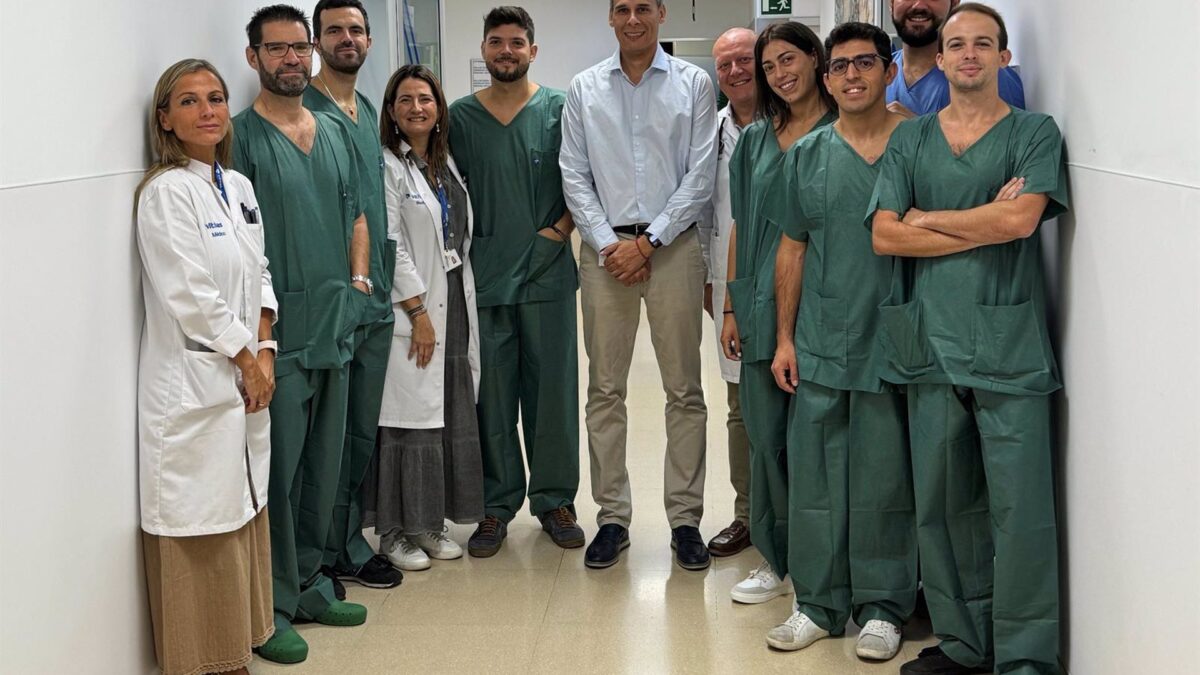 Residentes de digestivo se actualizan en endoscopia en el Hospital Vithas Xanit Internacional en una jornada