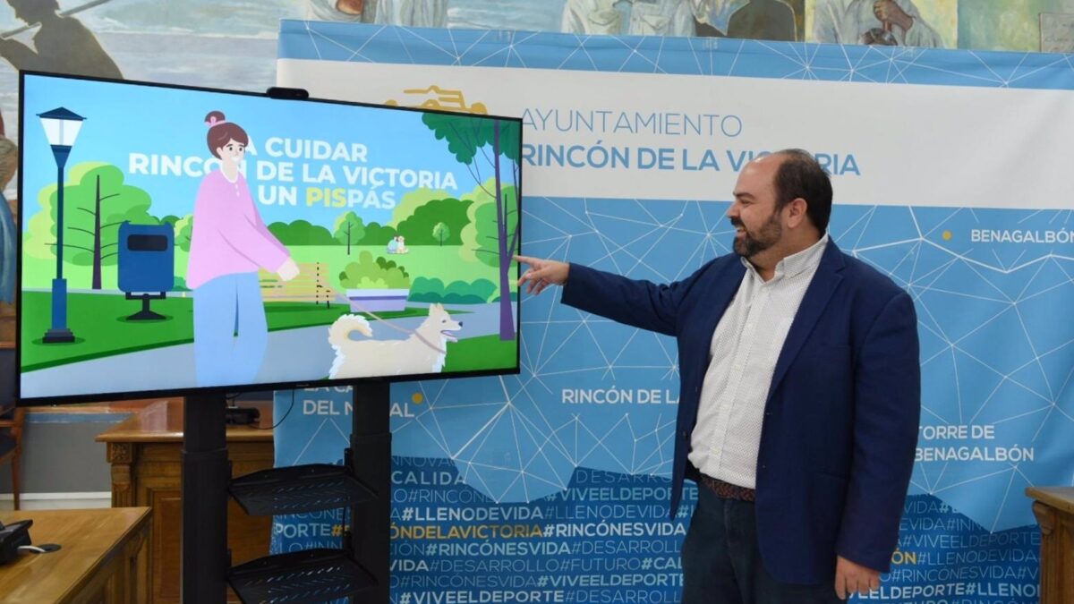 Rincón de la Victoria lanza una campaña para combatir los orines de perro en la vía pública