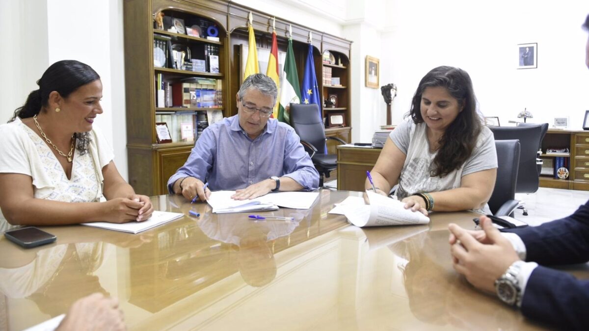 Rincón de la Victoria renueva el convenio con la Fundación EOI por cuatro nuevas ediciones