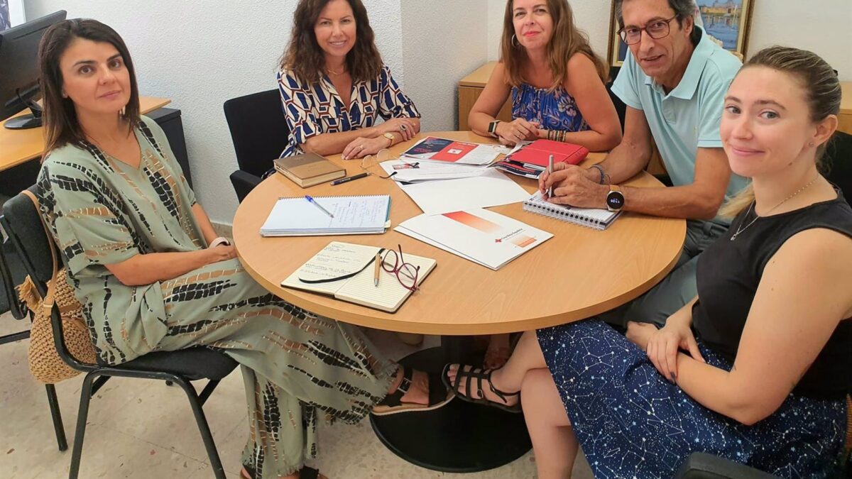 Ayuntamiento de Rincón de la Victoria y Cruz Roja se reúnen para colaborar en mejorar la inserción laboral