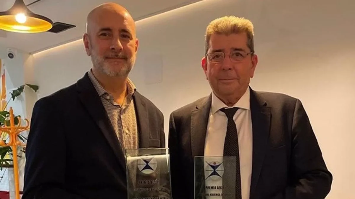 El profesor de la UMA Antonio Guevara recibe el Premio Aecit a la trayectoria académica en turismo