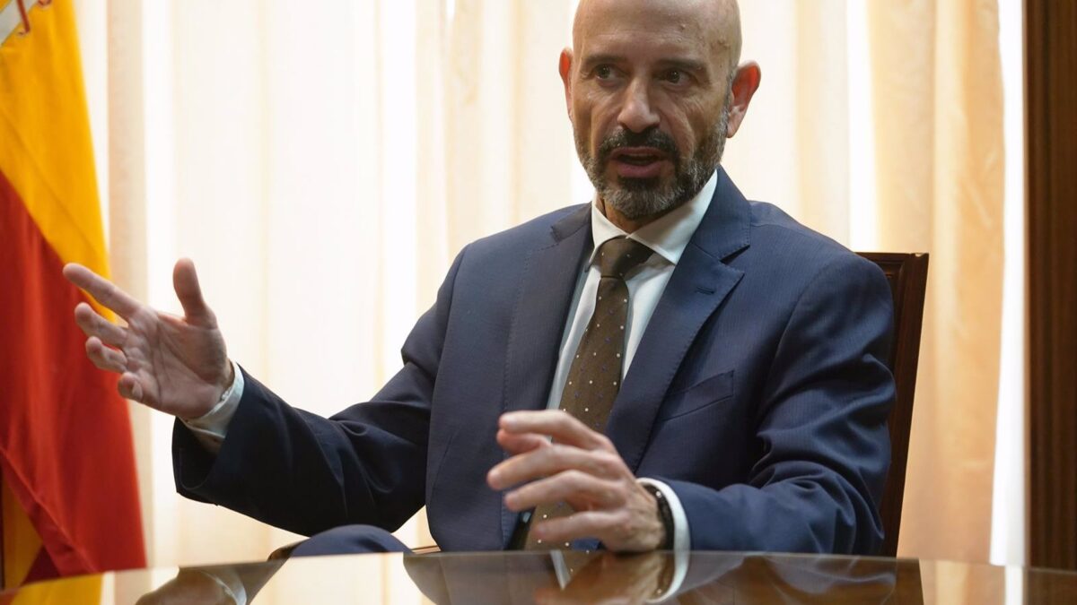 El subdelegado del Gobierno acusa de "deslealtad" al alcalde de Alhaurín de la Torre y pide que rectifique