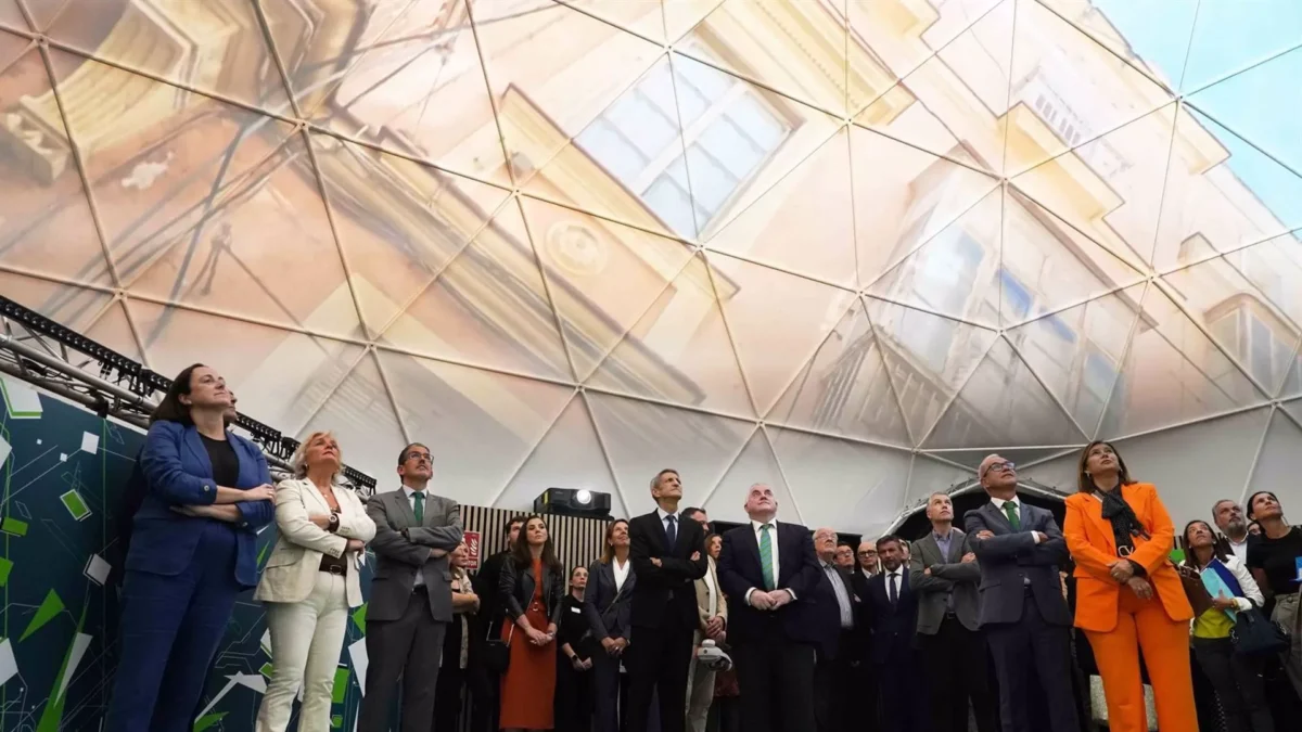 Fundación Unicaja inaugura un espacio en la plaza de la Marina de Málaga para celebrar su aniversario