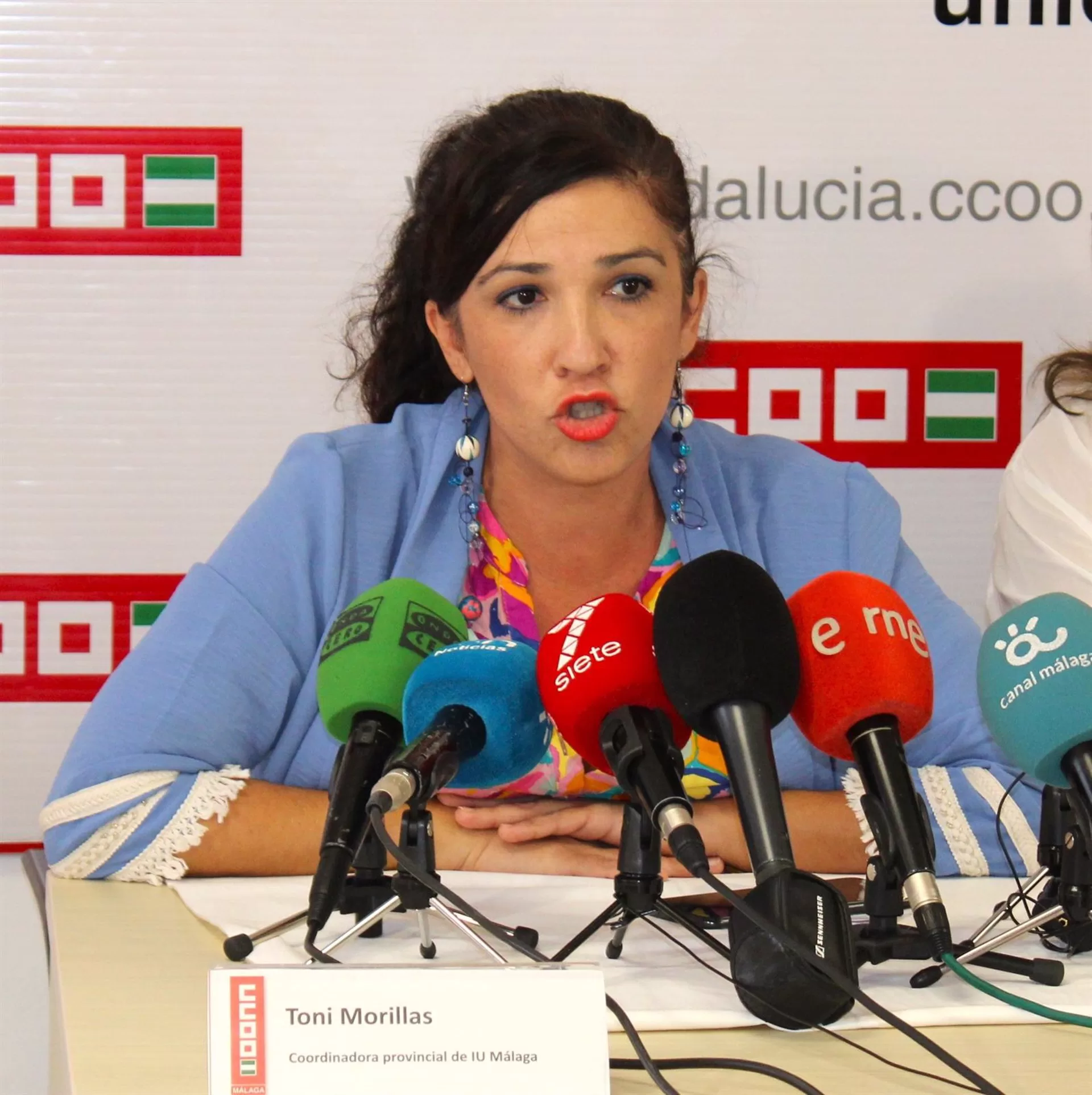 IU llama a la ciudadanía "salir a la calle para defender con uñas y dientes los servicios públicos"