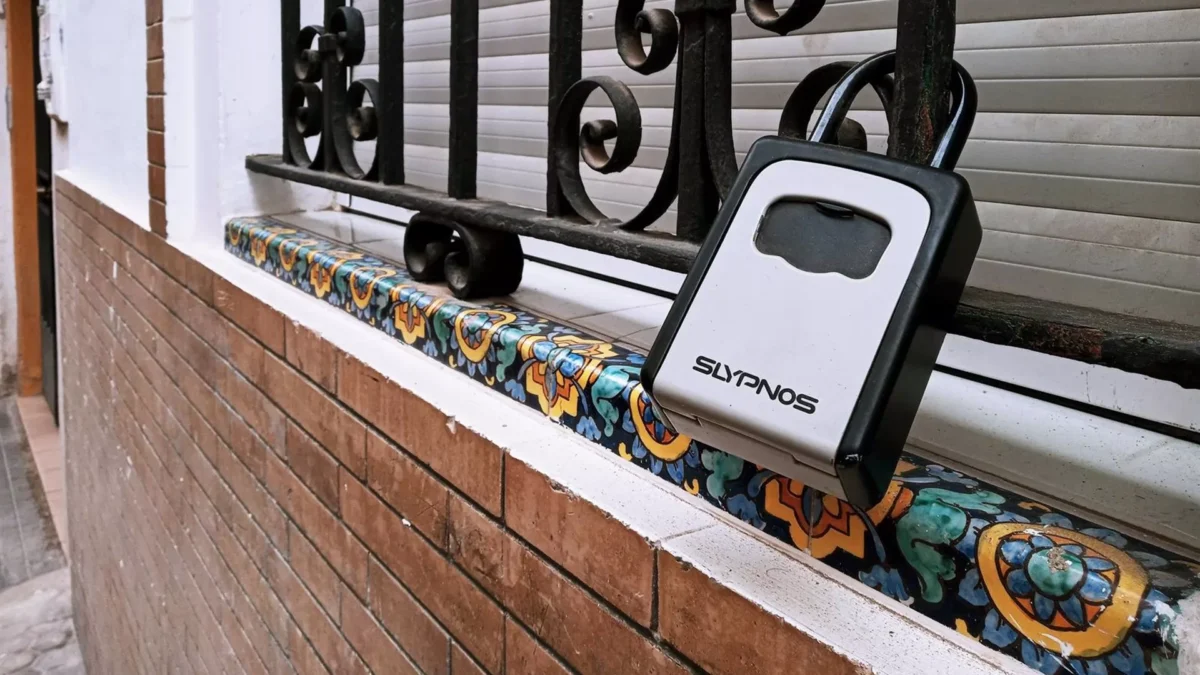 Málaga prohíbe la implantación de nuevas viviendas turísticas en un total de 43 barrios de la ciudad