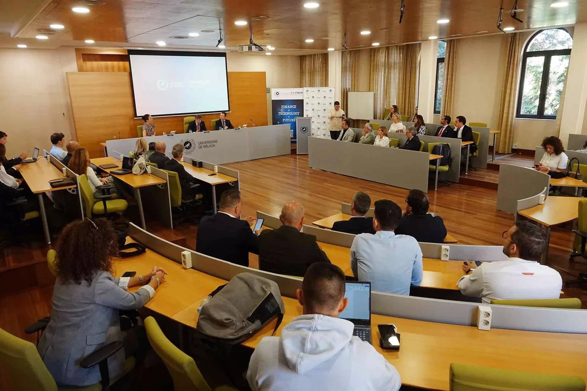 Nace una cátedra para impulsar la innovación en 'Fintech'