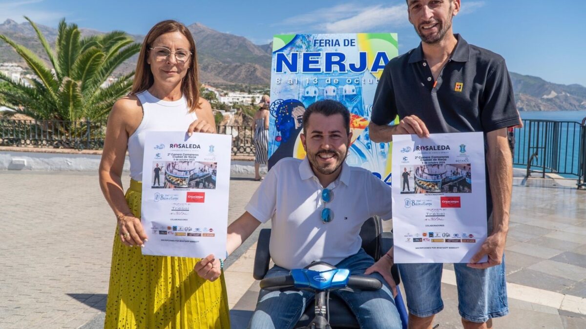 Nerja acoge una nueva edición de la carrera en la que los camareros ponen a prueba su habilidad con la bandeja