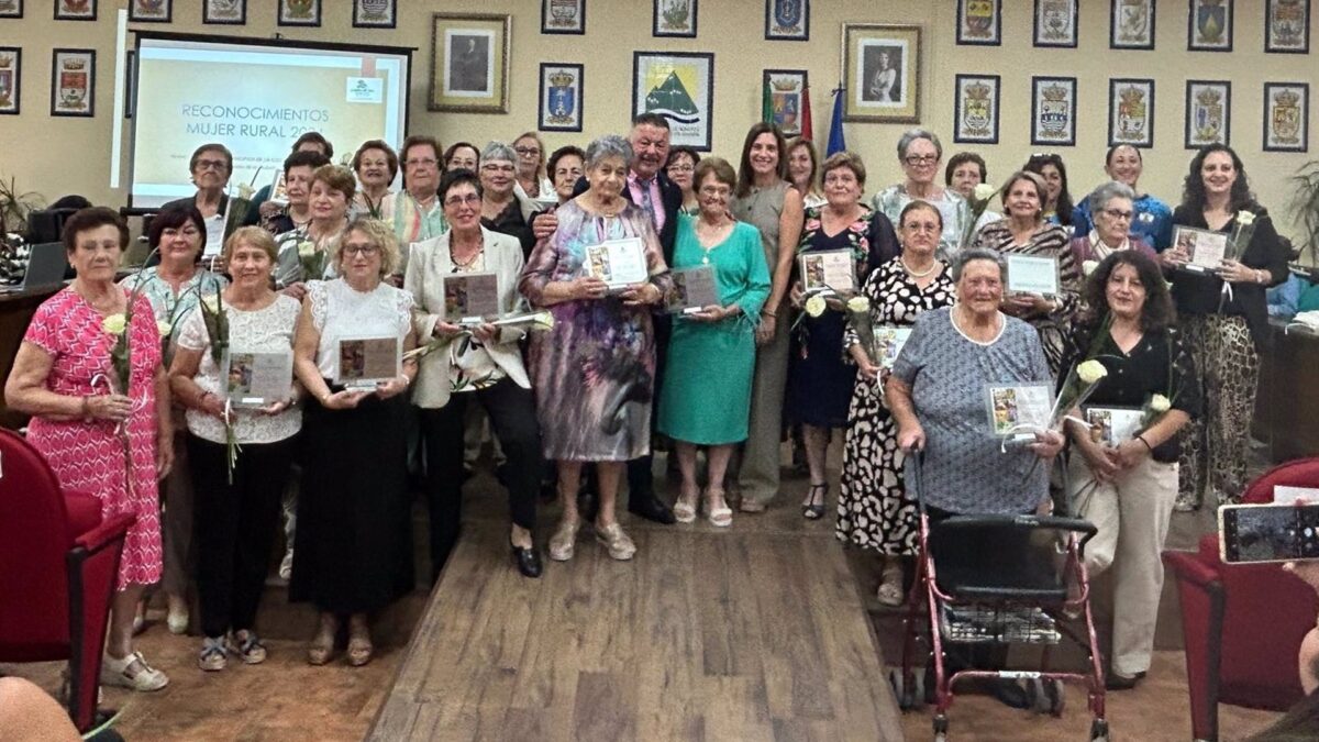 Treinta mujeres distinguidas por la Mancomunidad en la IV edición de 'Mujer Rural Axarquía'
