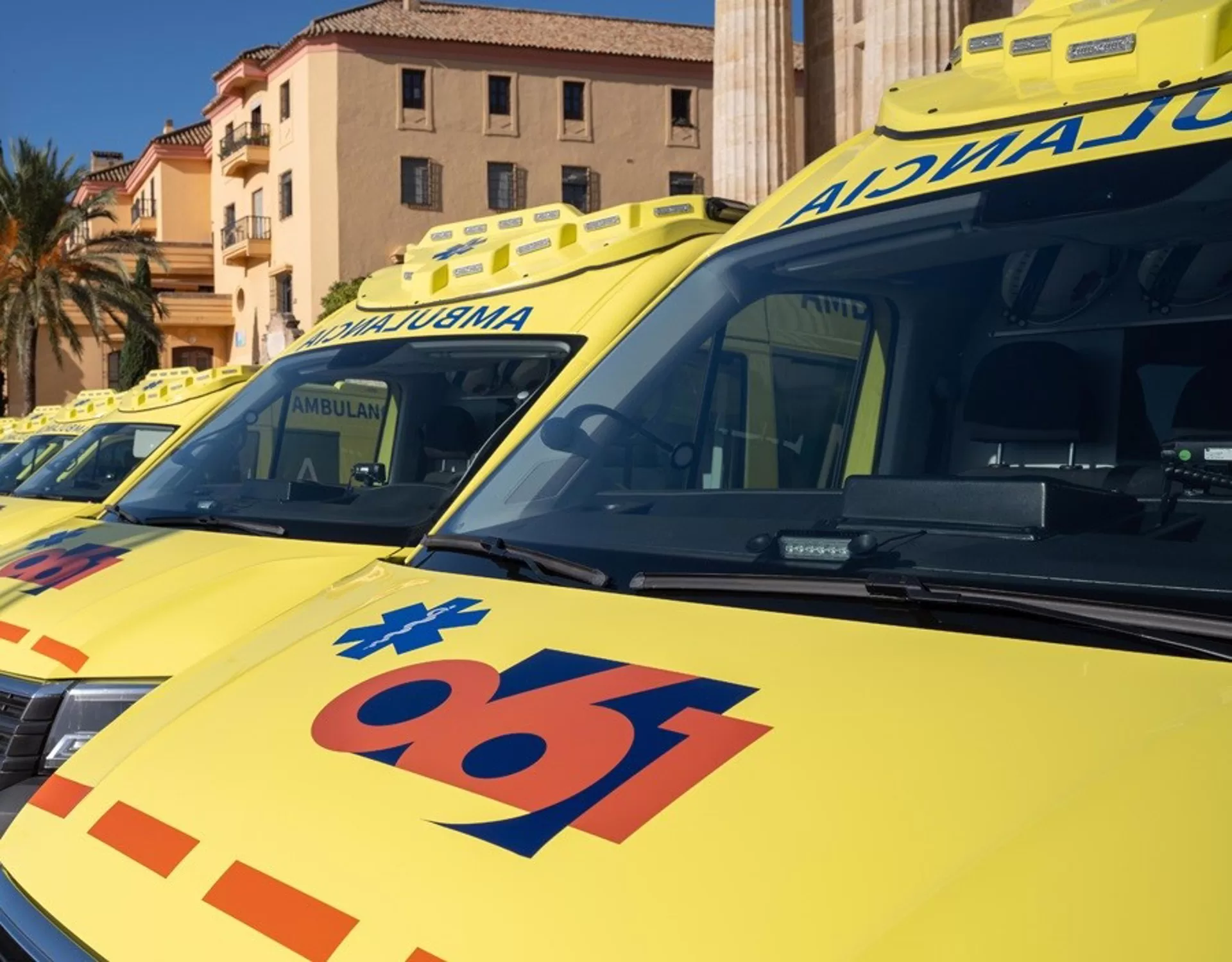 Cuatro evacuados al hospital tras volcar un vehículo en Pizarra