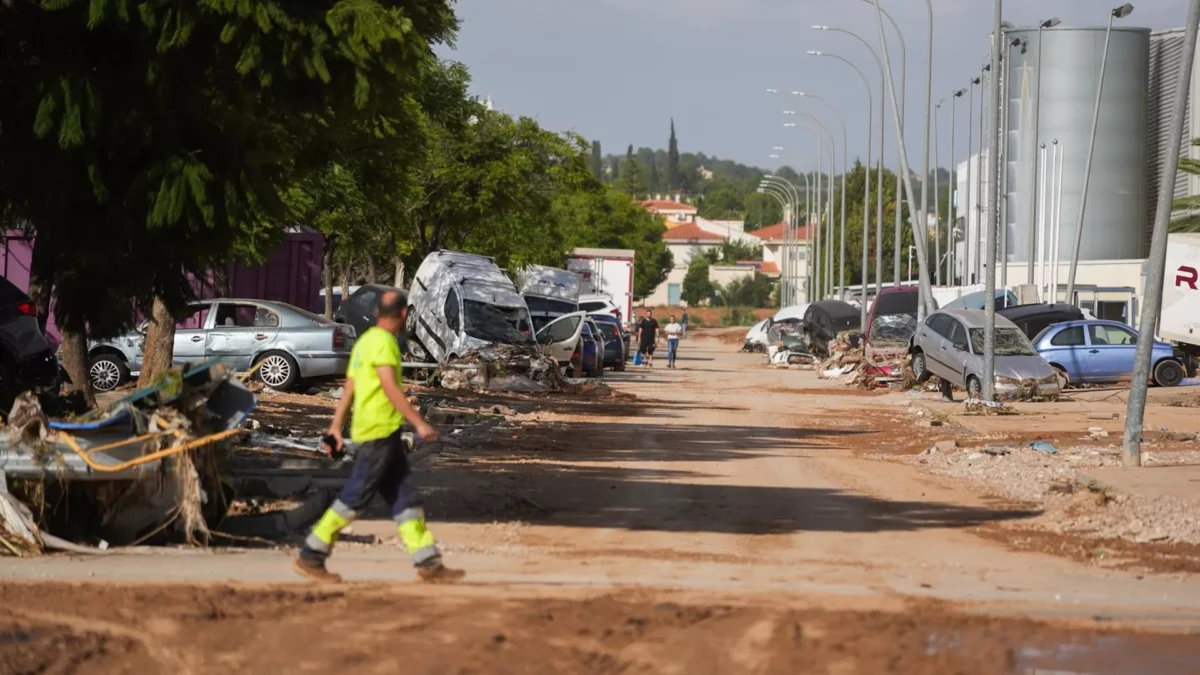 Málaga capital recoge 892 toneladas de alimentos, higiene, agua y material de limpieza para Valencia