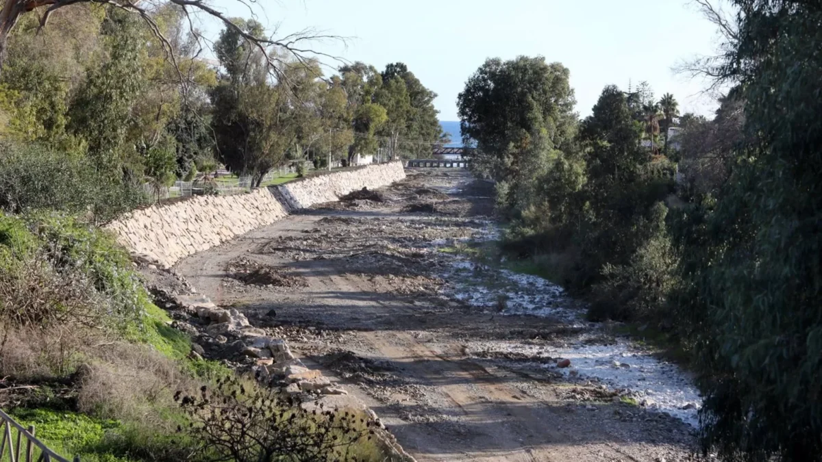 Marbella trabaja en reducción de riesgos de inundación en el Río Guadaiza con la renaturalización del cauce