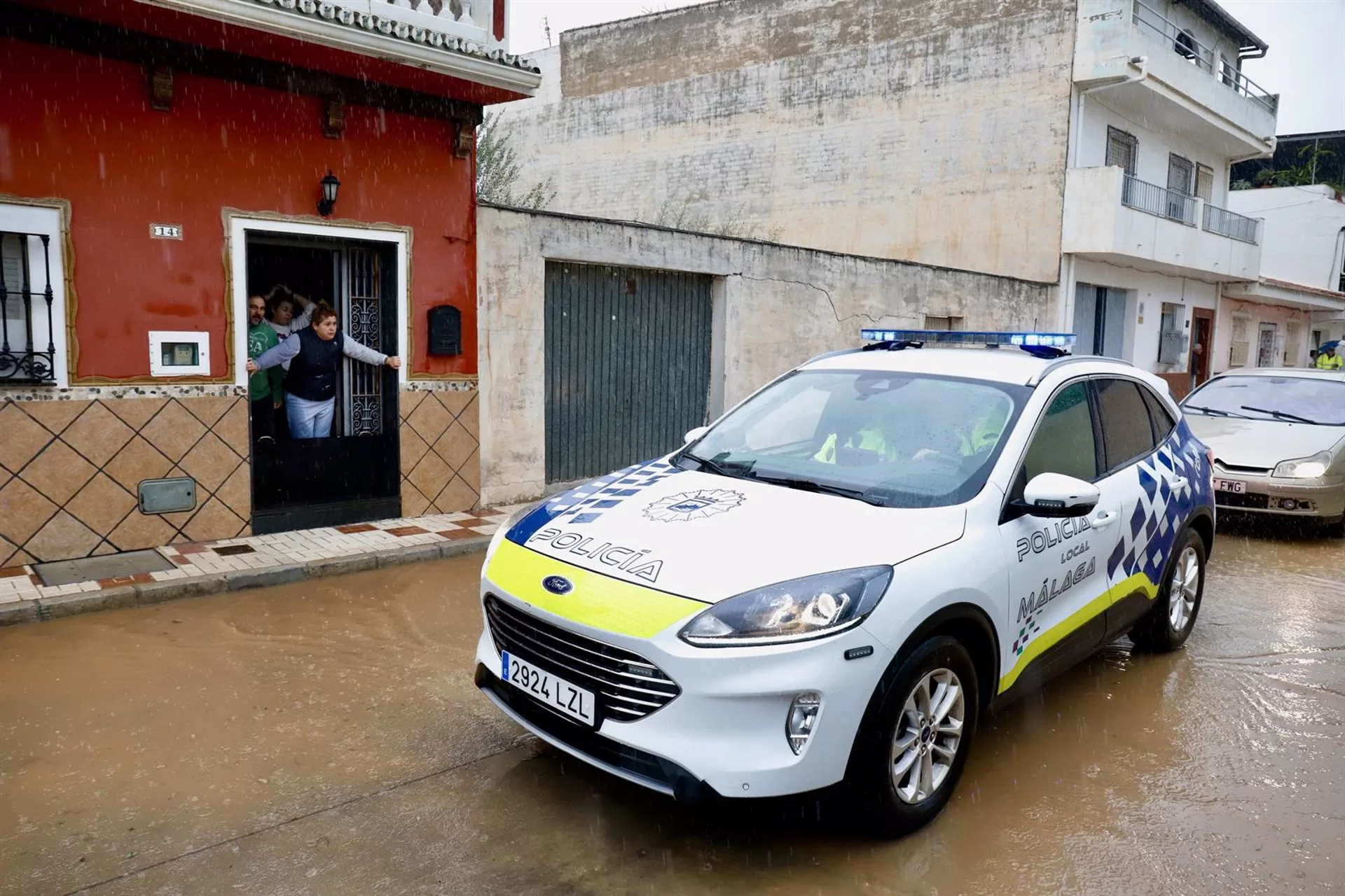 Operativos revisan zonas desalojadas de Campanillas para comprobar si los vecinos pueden regresar