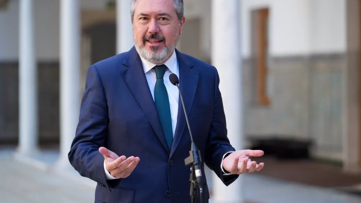 Espadas reivindica "la política útil" con el tren de la Costa del Sol y quiere que Moreno "esté a la altura"