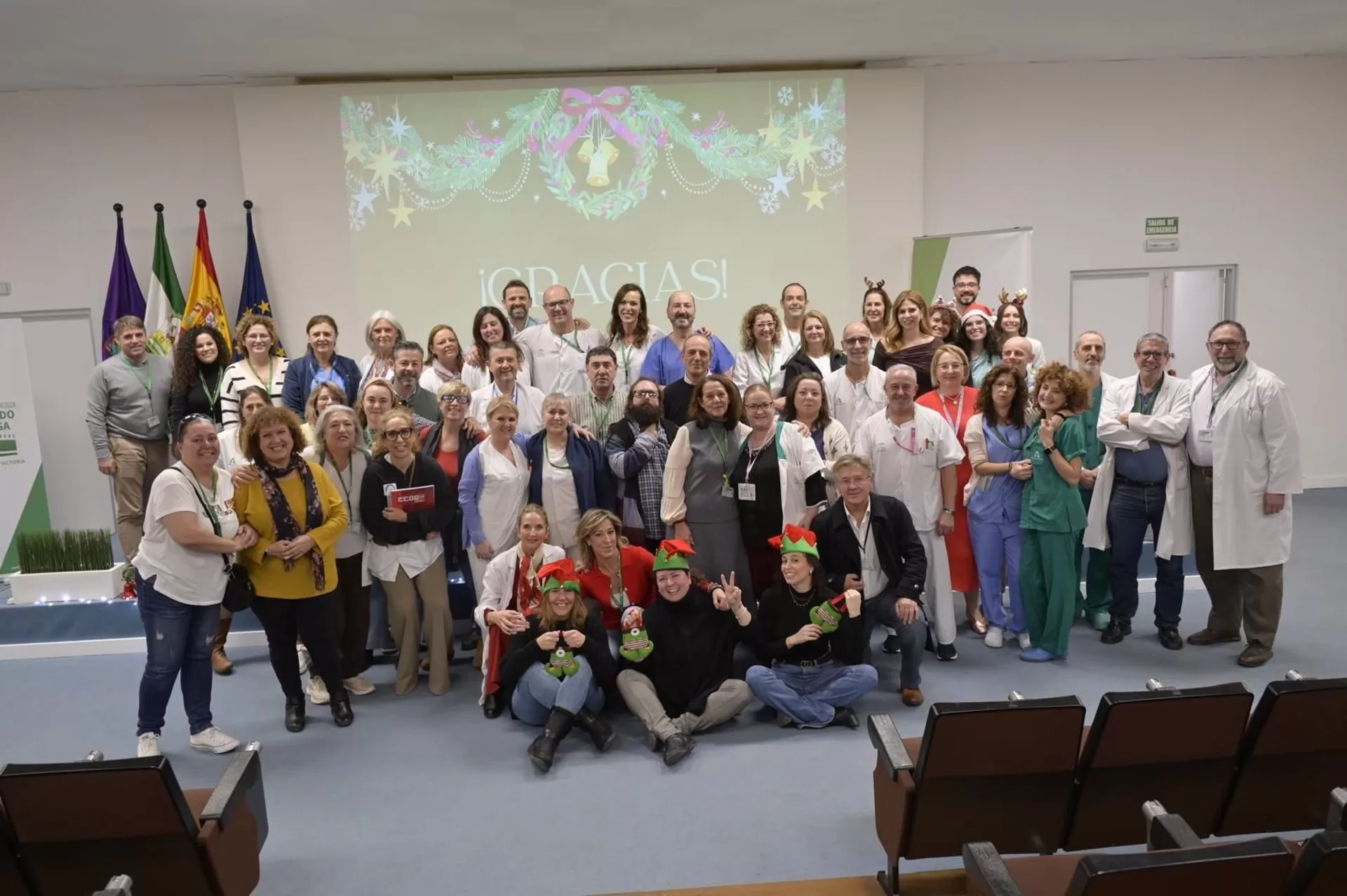 La planta Neurología y el Belén de la unidad de Endoscopias ganan el concurso de espacios navideños del Clínico