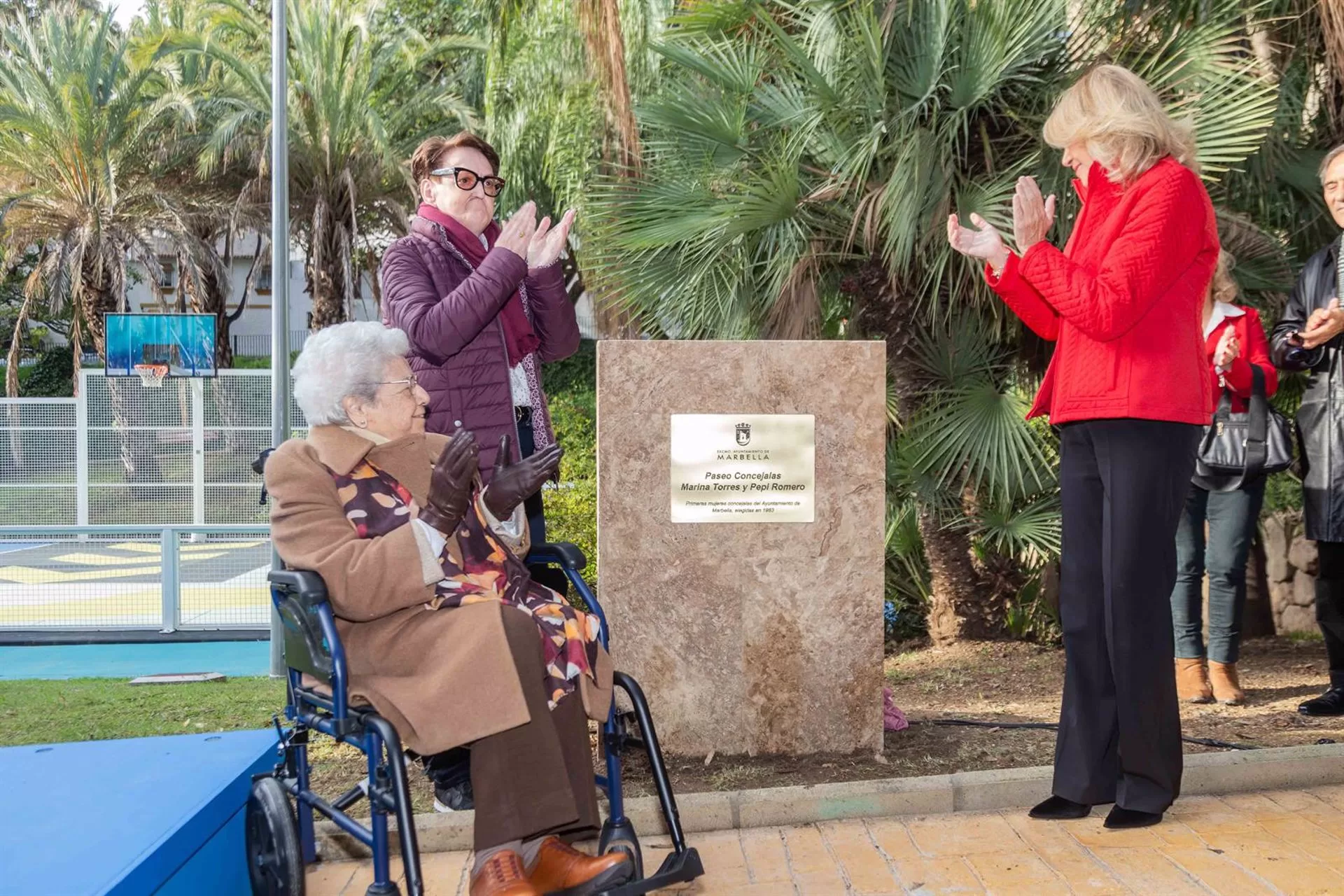 Marbella rinde homenaje a Marina Torres y Pepi Romero, las primeras mujeres concejalas del municipio