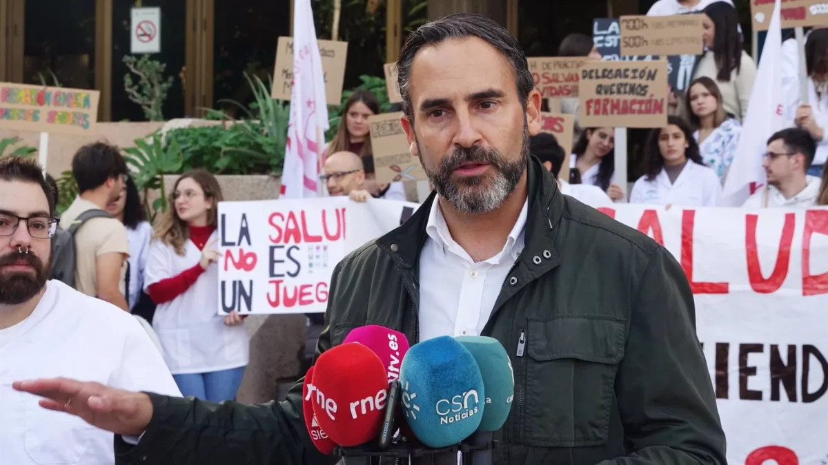 Pérez pide "pasar trámites estatutarios" para el congreso del PSOE-A y muestra "respeto" a postura de Ruiz Boix